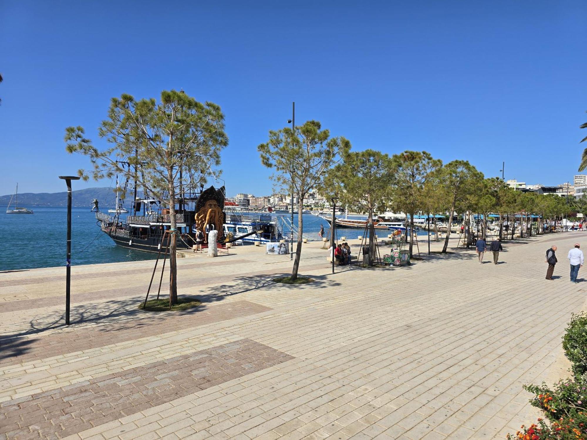 Saint Tropez Apartment Sarandë Esterno foto