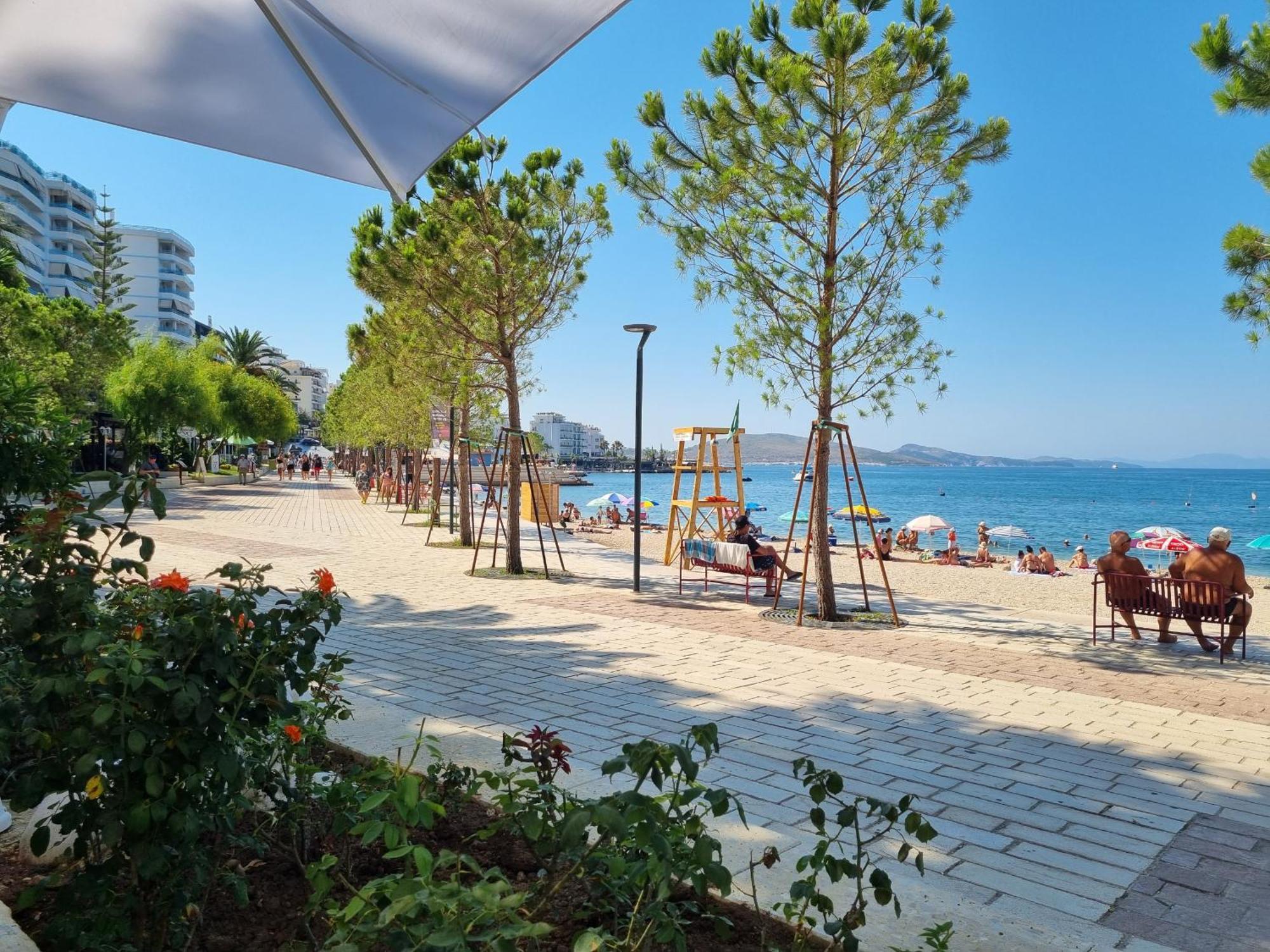 Saint Tropez Apartment Sarandë Esterno foto