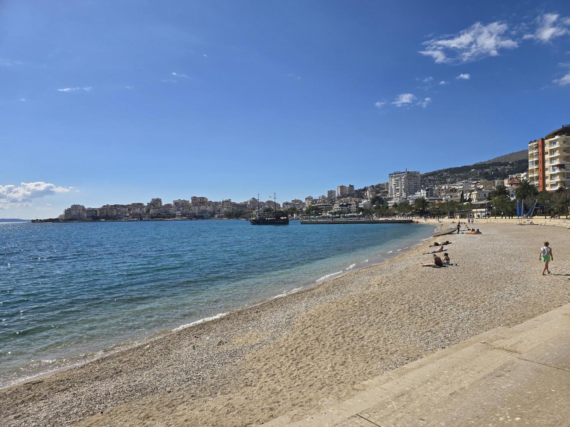 Saint Tropez Apartment Sarandë Esterno foto
