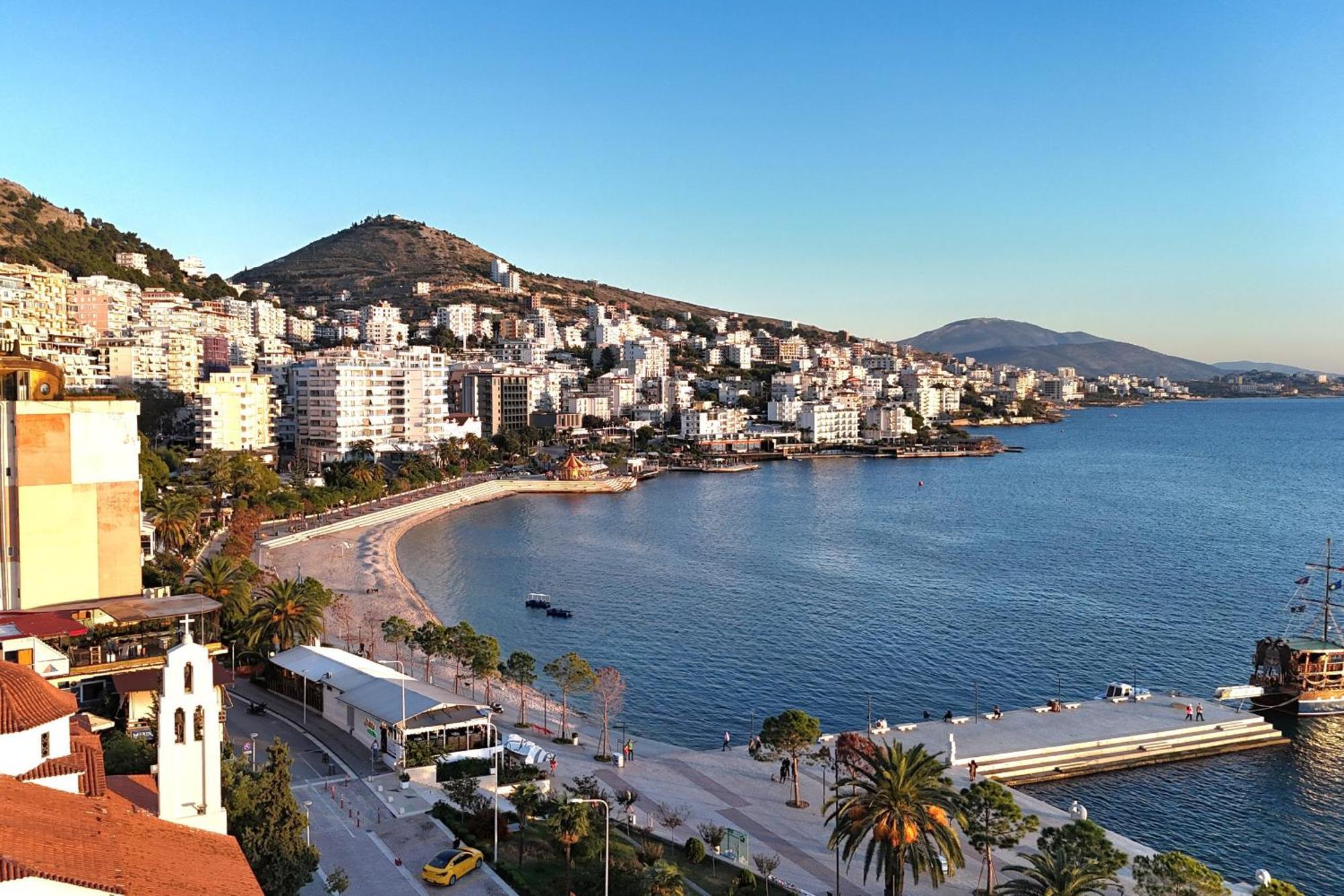 Saint Tropez Apartment Sarandë Esterno foto