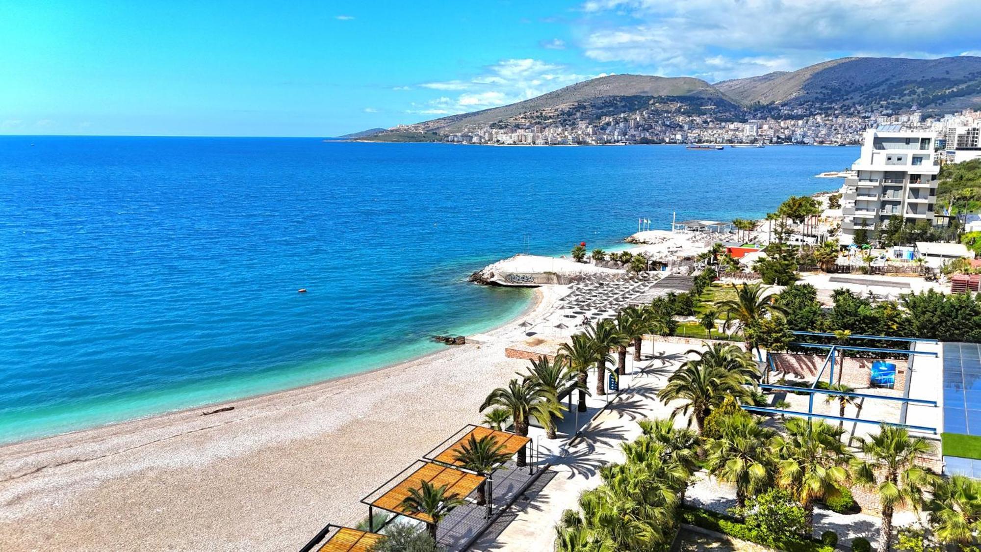 Saint Tropez Apartment Sarandë Esterno foto